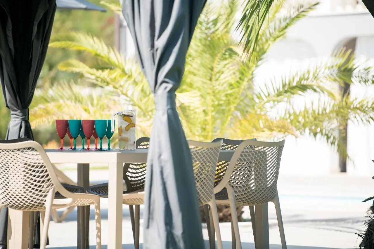 Apartamento Villa Esea: Poolside Paradise & Relaxing Retreats Vilanija